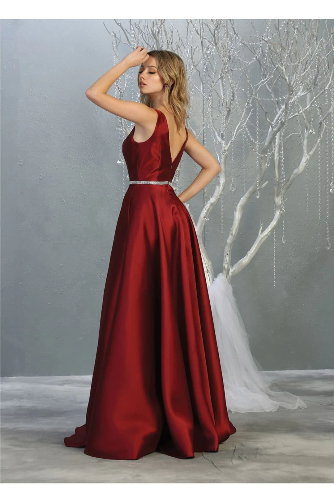 A Line Plunging V Neck Evening Gown Side Pockets Sleeveless Prom Dress - Image 13