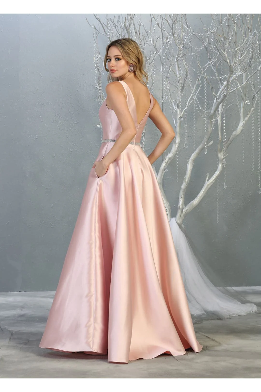 A Line Plunging V Neck Evening Gown Side Pockets Sleeveless Prom Dress - Image 6