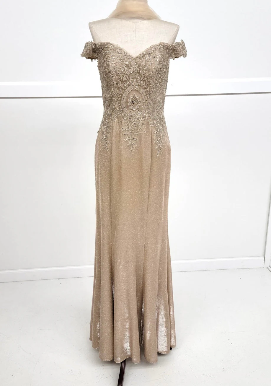Chicas 4025 Elegant Bridal Champagne Sweetheart Floor-Length Embroidered Lace Dress - Image 3