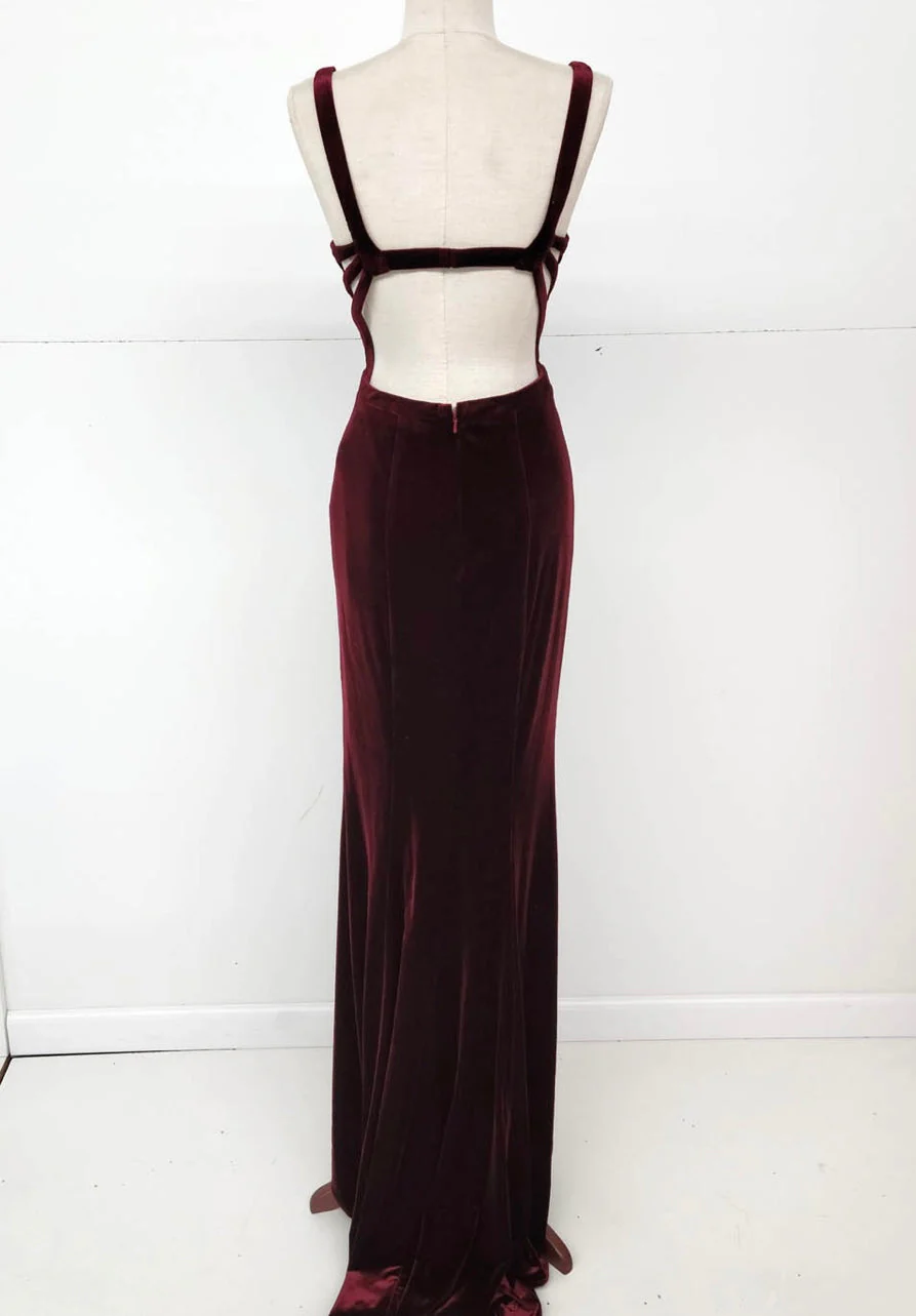 Chicas C7536 Elegant Evening Burgundy Floor-Length High-Slit Strappy Velvet Dress - Image 5