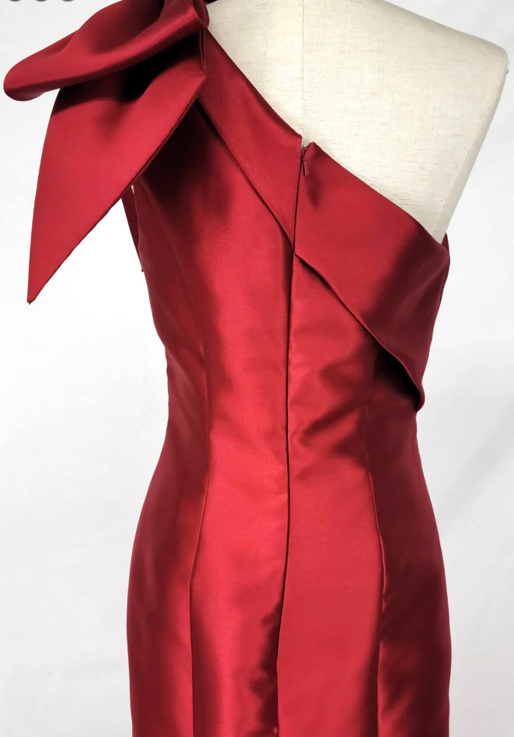 Chicas DM8690 Elegant Evening Red Mermaid One-Shoulder Bow Satin Dress - Image 2