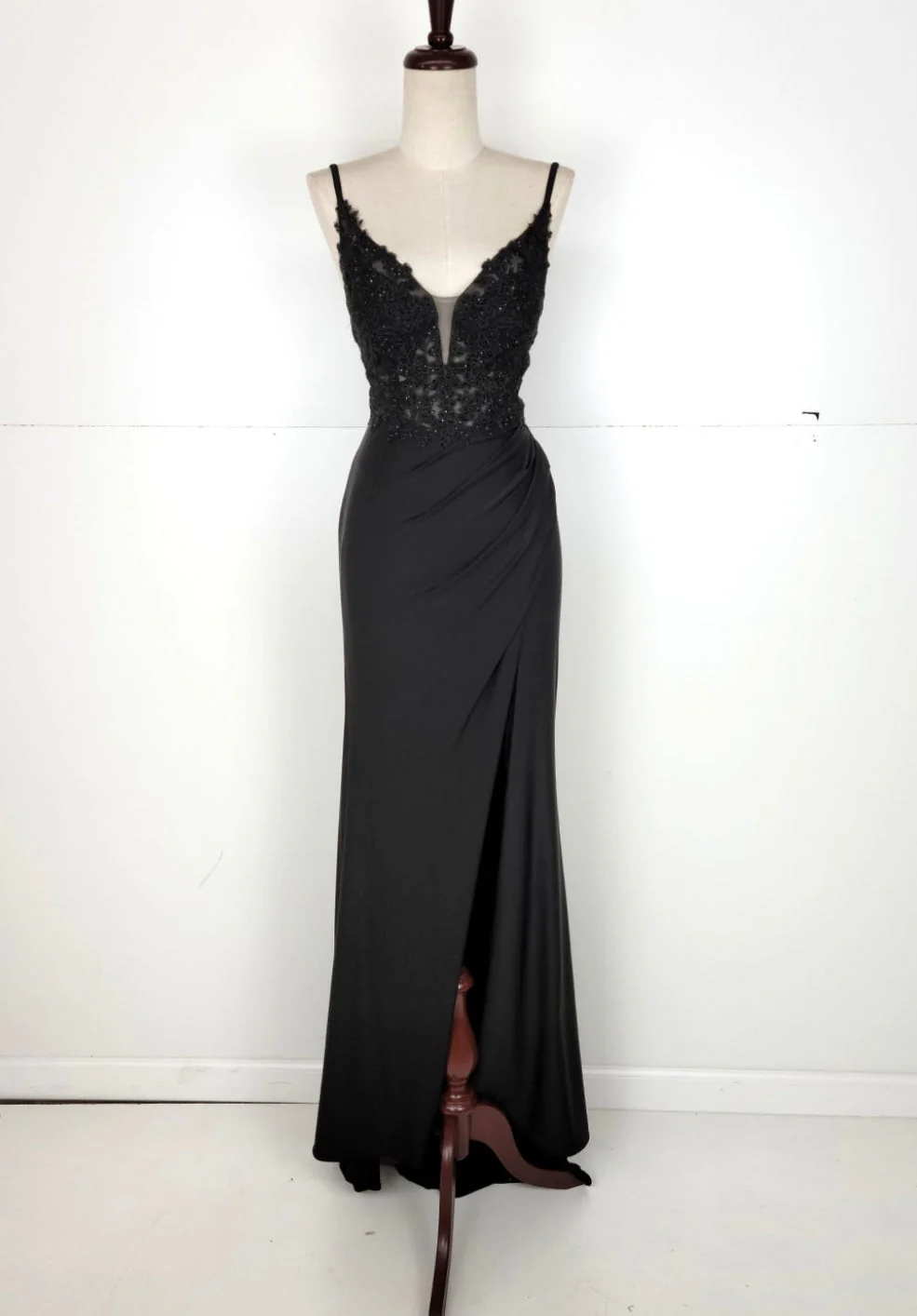 Chicas YG5033 Glam Prom Illusion Floor-Length High-Slit Strappy Lace Dress - Image 3