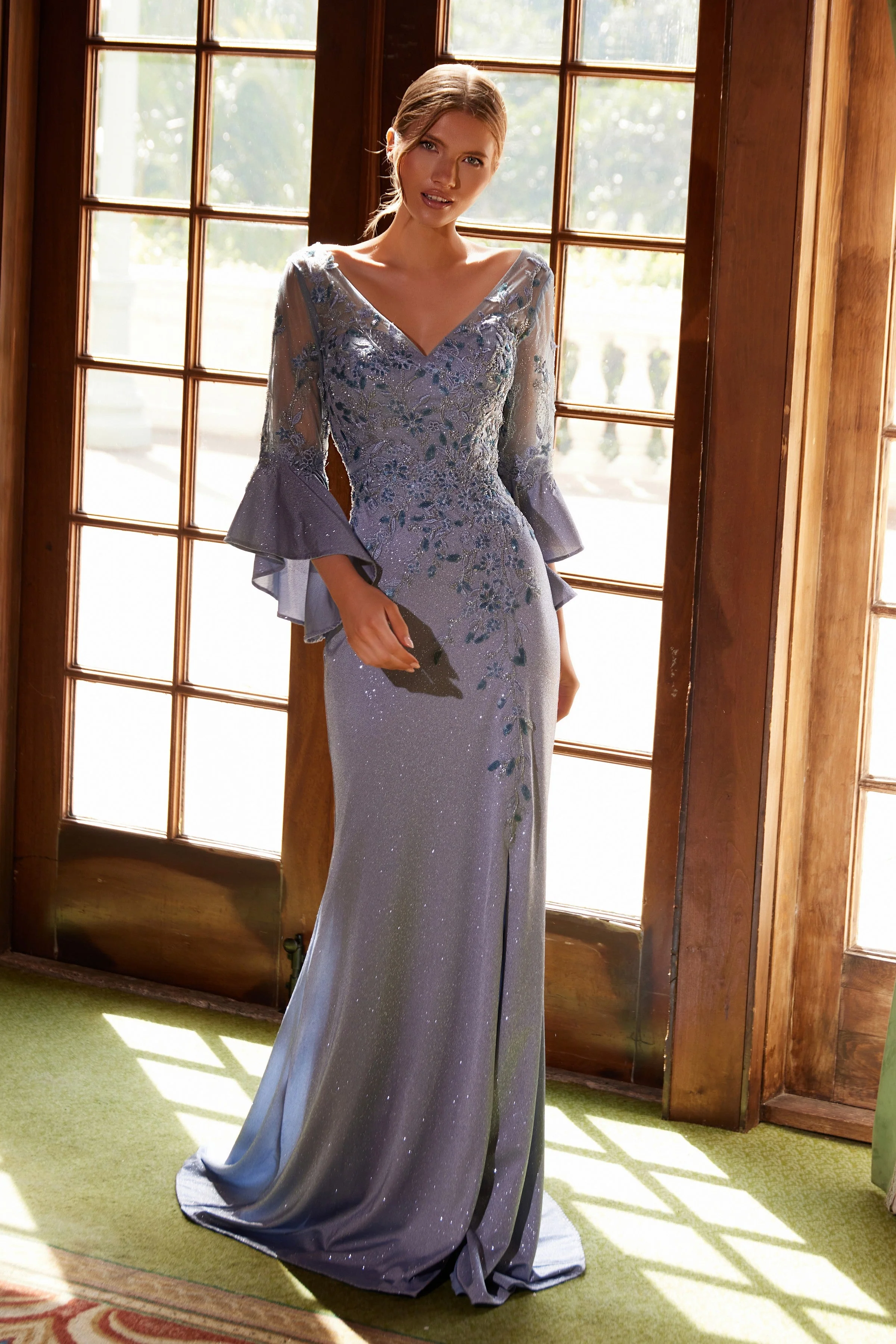 Elegant Mother of Bride Dress Appliqué Bell Sleeve Slit Evening Gown - Image 12